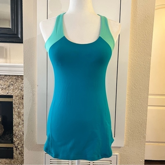 Lululemon Two Tone Teal Racerback Tank Size 8 - Picture 1 of 5